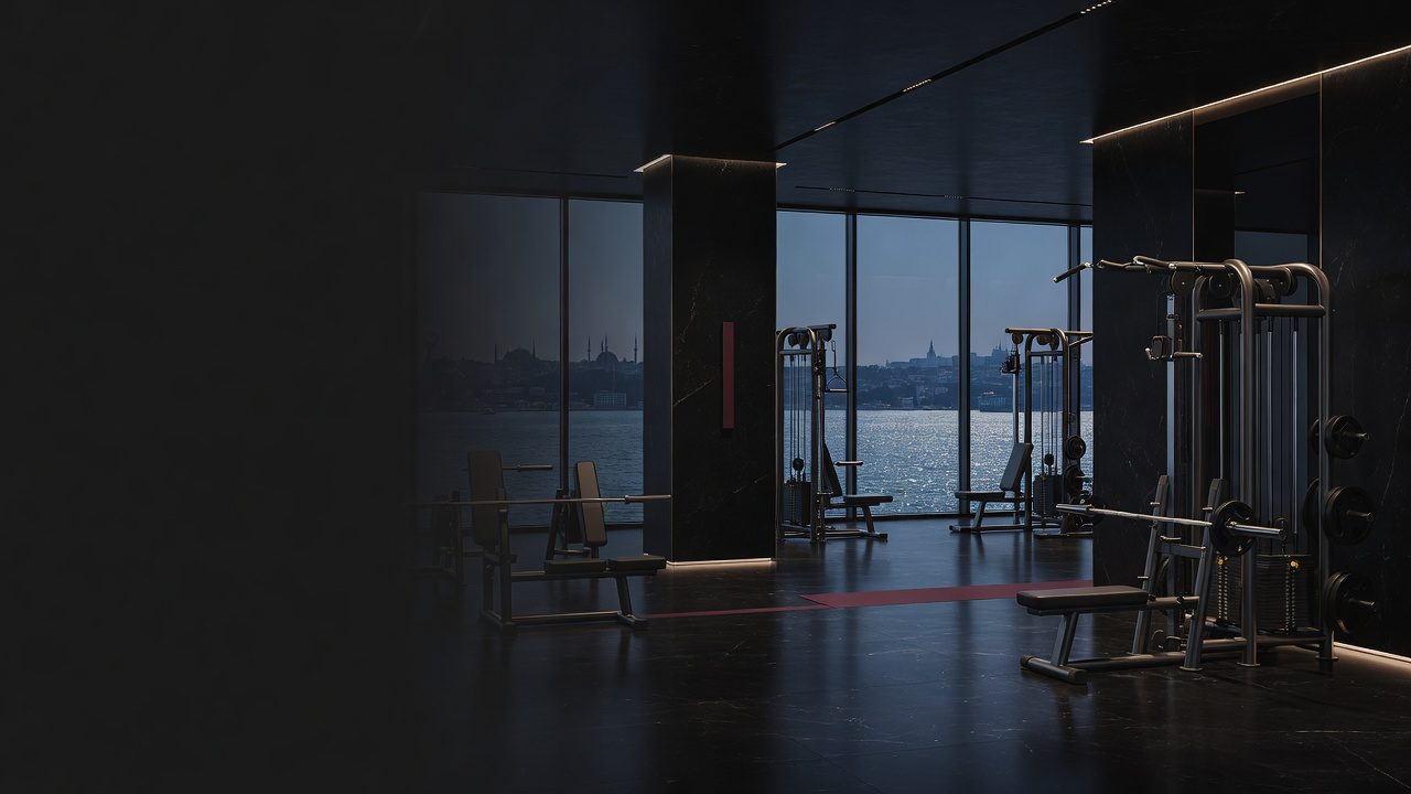 İstanbul silüetine bakan lüks fitness stüdyosu.